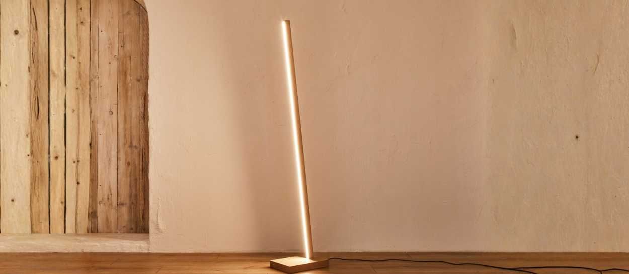 Chambre Kipli baignée de lumière naturelle avec literie en matériaux écologiques favorisant un sommeil sain