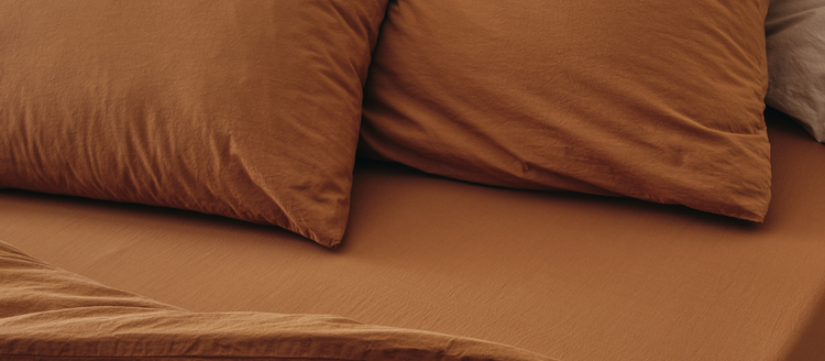 Changer sa literie pour l’hiver : 4 gestes simples pour un lit plus douillet