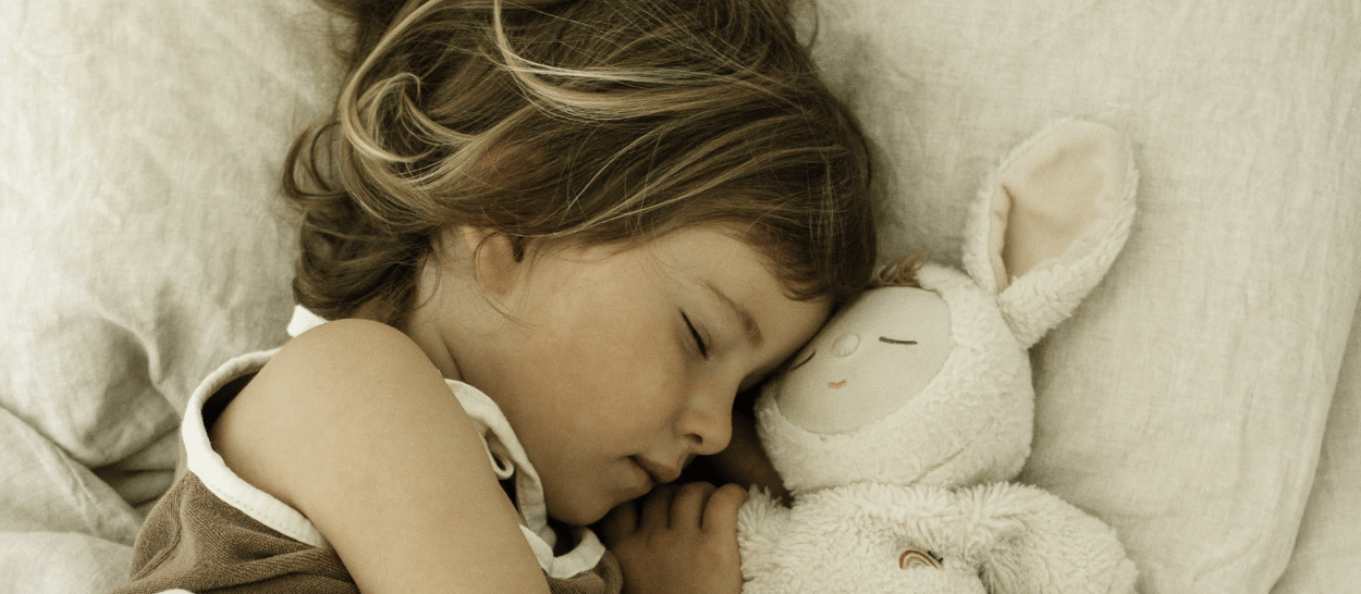 Comment aider un enfant à mieux dormir pendant les vacances ?