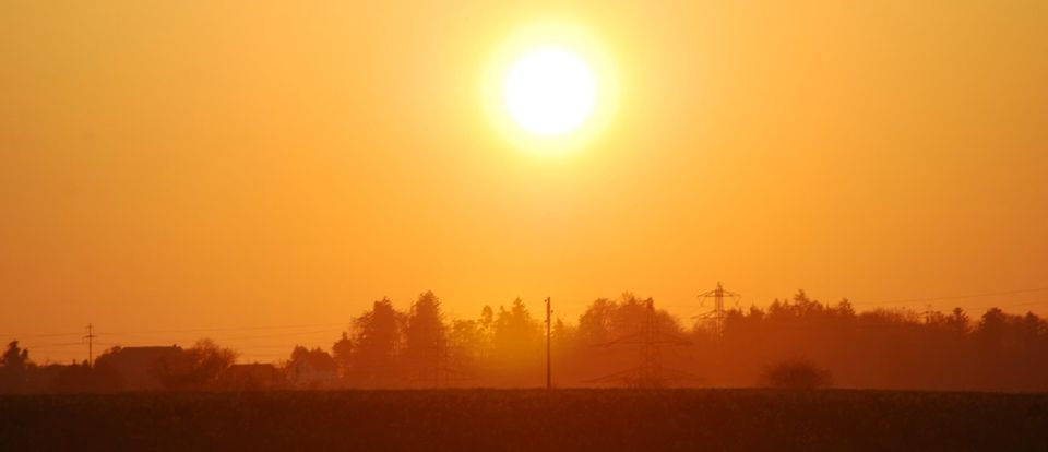 couché de soleil illustrant la canicule de Juin 2026.